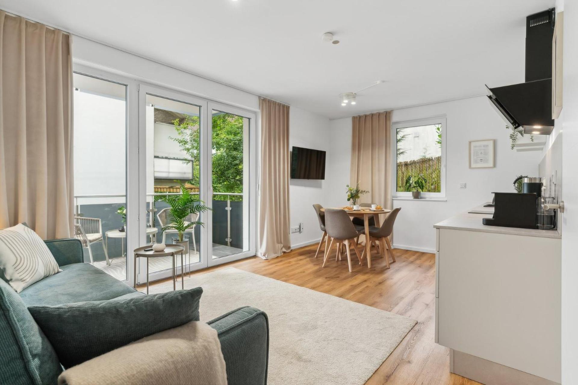 Deluxe Apartment In Bielefeld City Mit Parkplatz Und Balkon Exterior photo