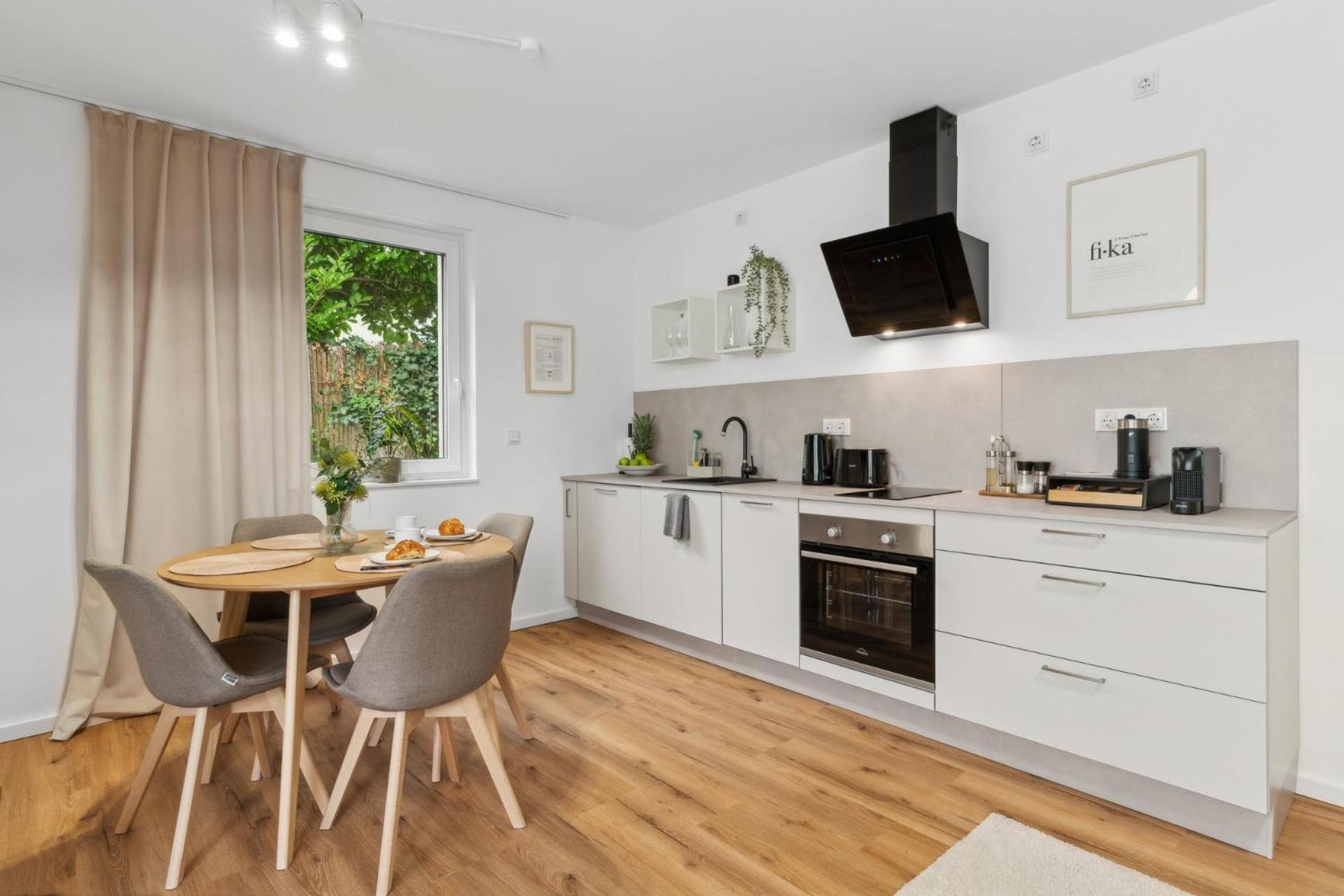 Deluxe Apartment In Bielefeld City Mit Parkplatz Und Balkon Exterior photo